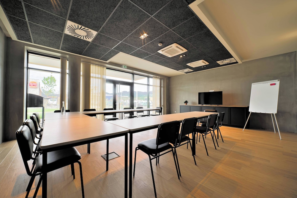 greet hotel Cernay Mulhouse 35/50