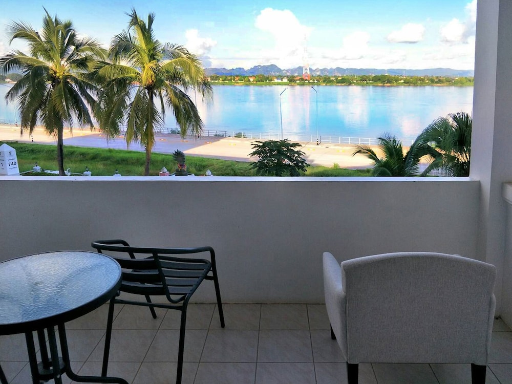 Fortune River View Nakhon Phanom 35/50
