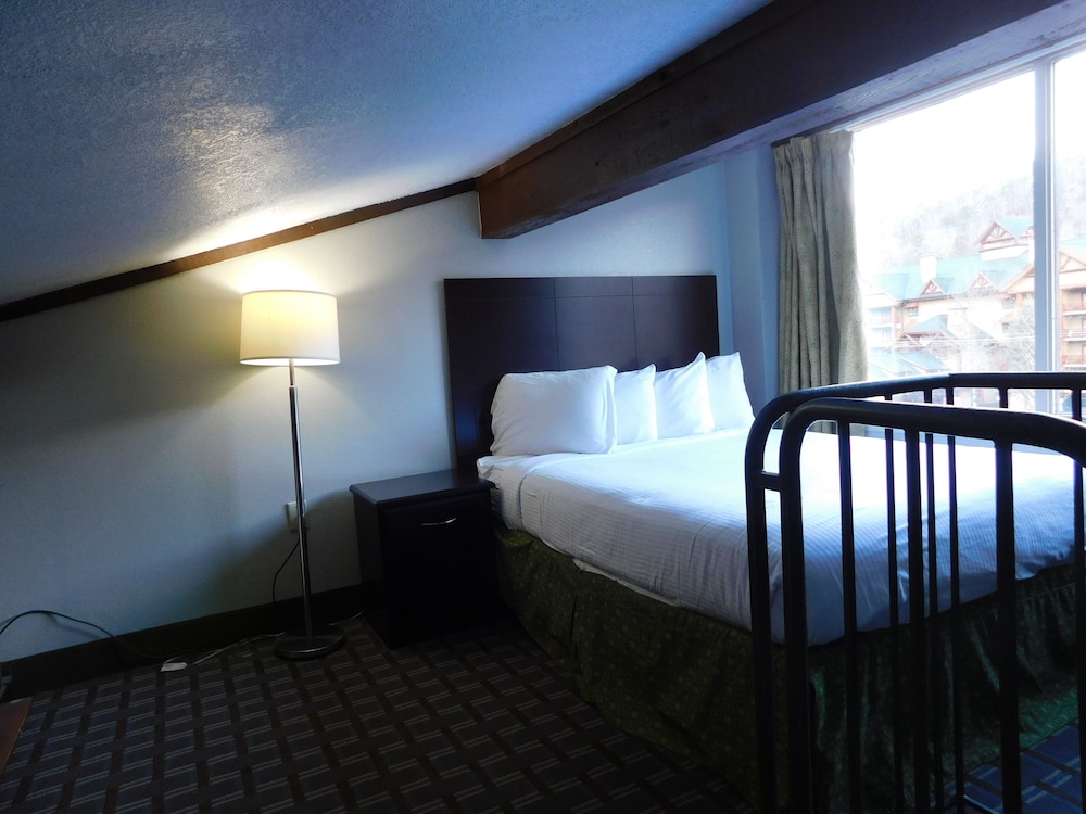 Days Inn & Suites By Wyndham Downtown Gatlinburg Parkway 17/68