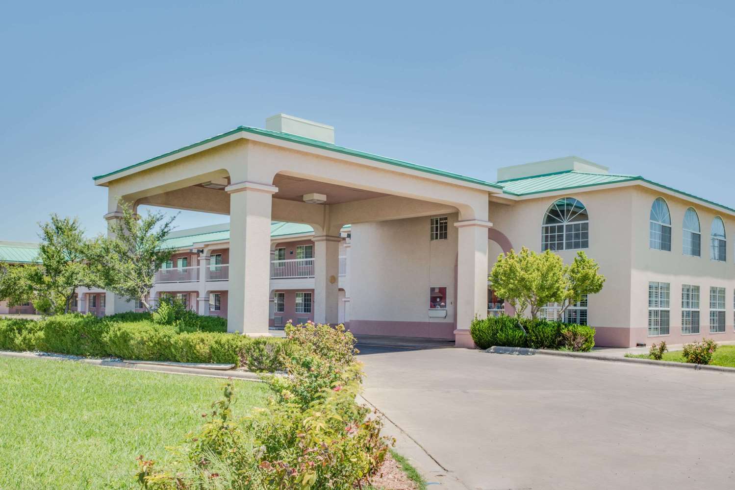 Days Inn by Wyndham Fort Stockton 4/17