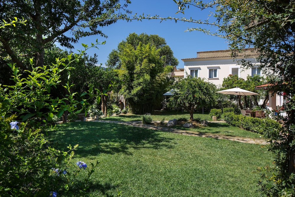 VILLA DON CAMILLO RELAIS 56/69