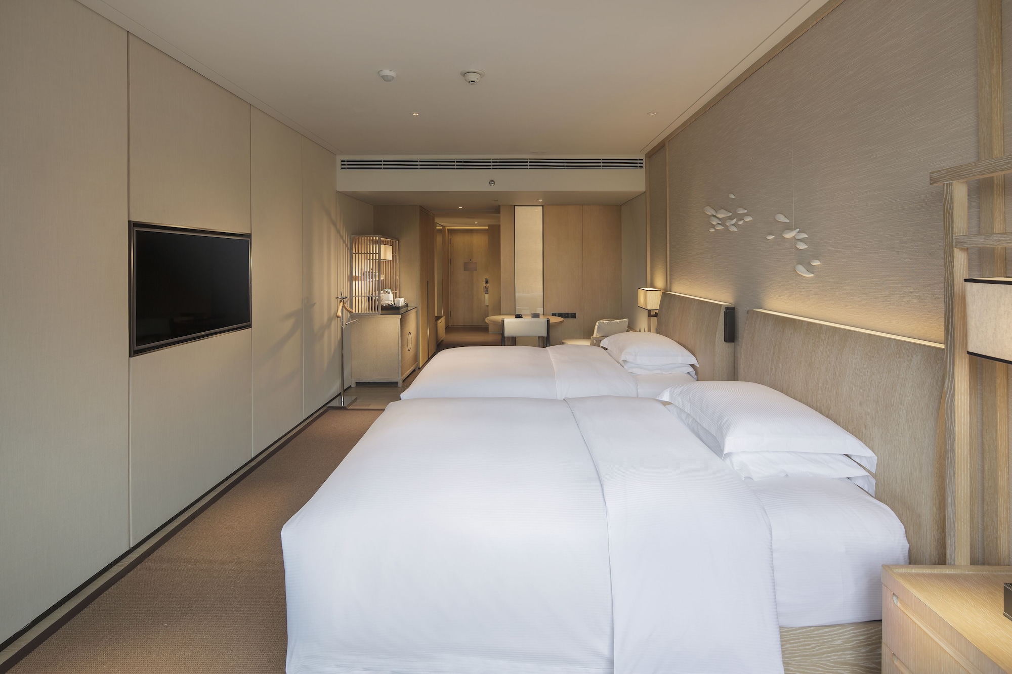 GUEST ROOM, TWIN BEDS, NANHAI WING