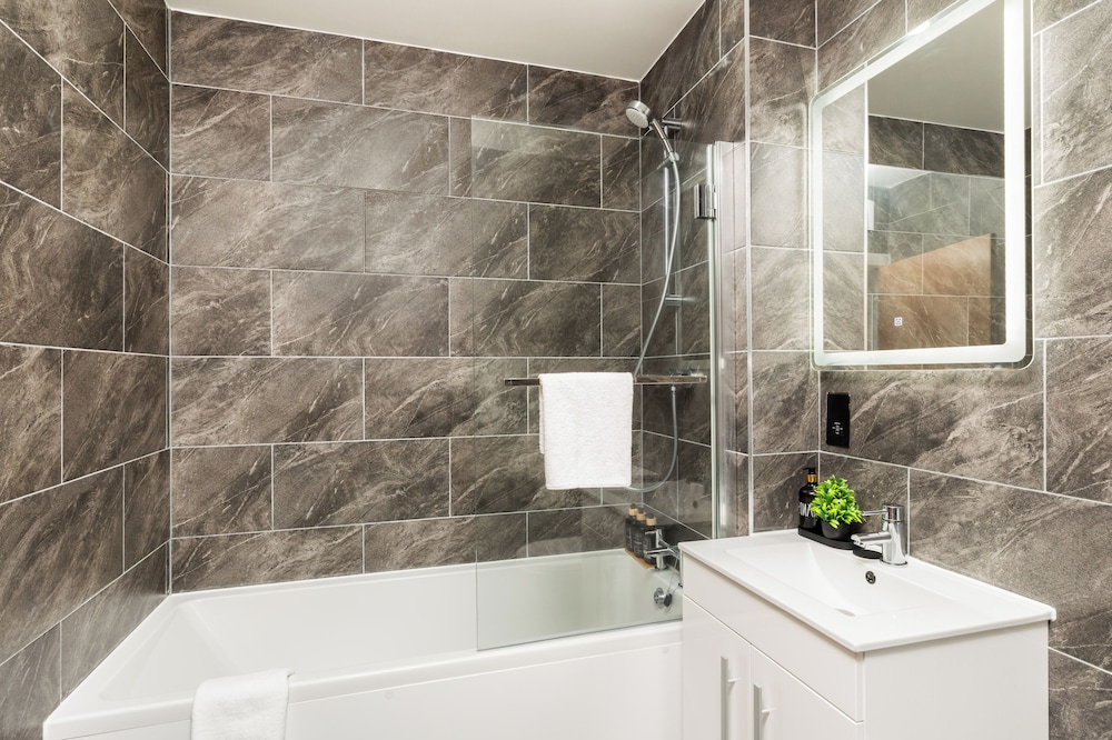The Suites Inn Hotel Birmingham Merry Hill 31/33