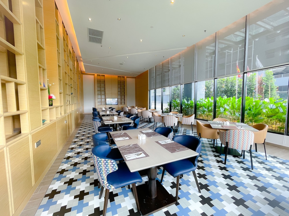 MERCURE KUALA LUMPUR GLENMARIE 37/48