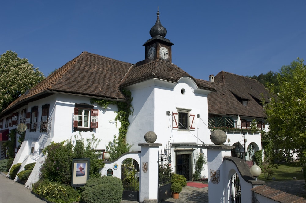 Hotel Schloss Leonstain 6/50