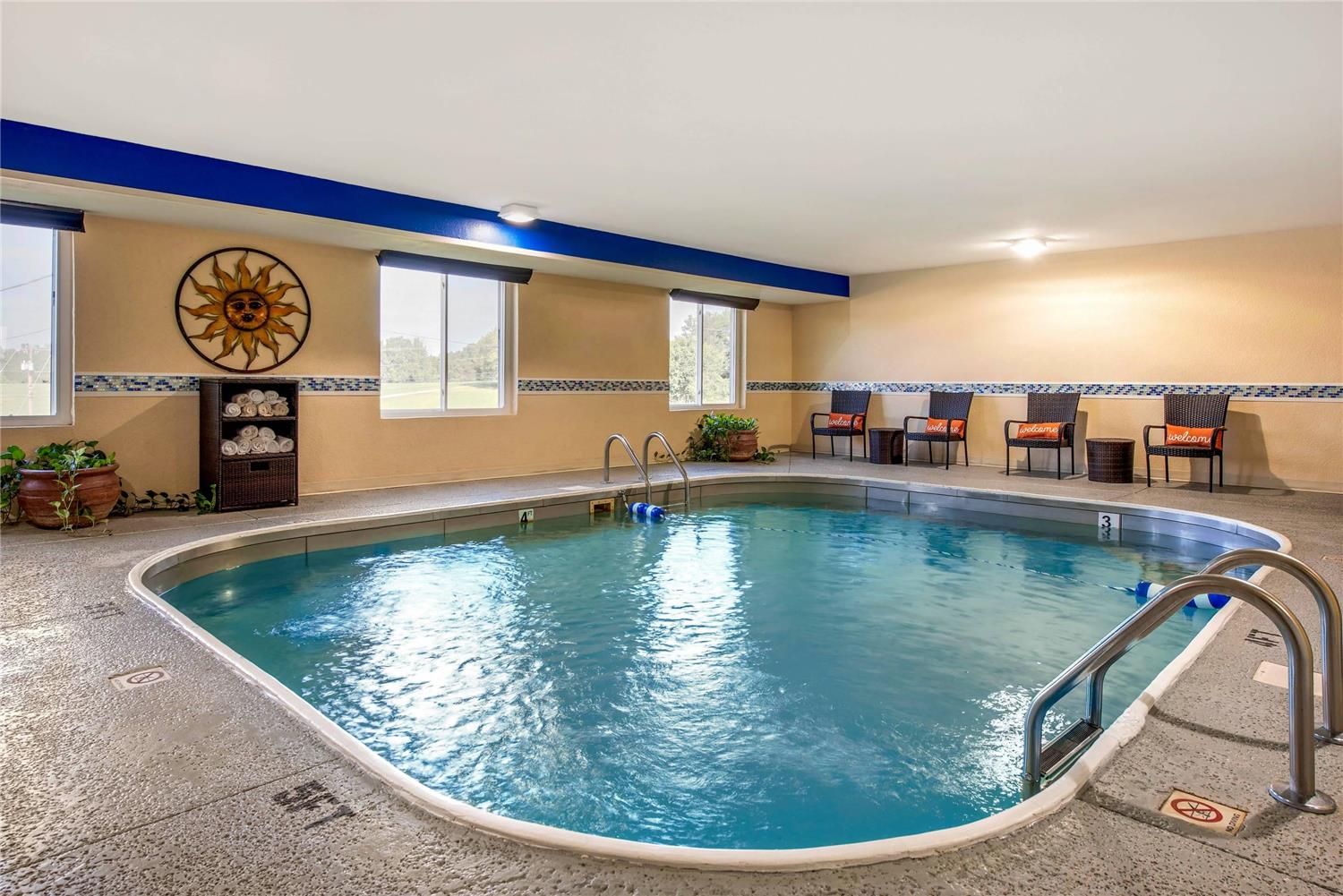 Quality Inn & Suites Brandenburg - Fort Knox 1/10
