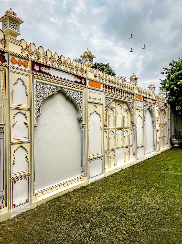 Krishna Palace 45/50