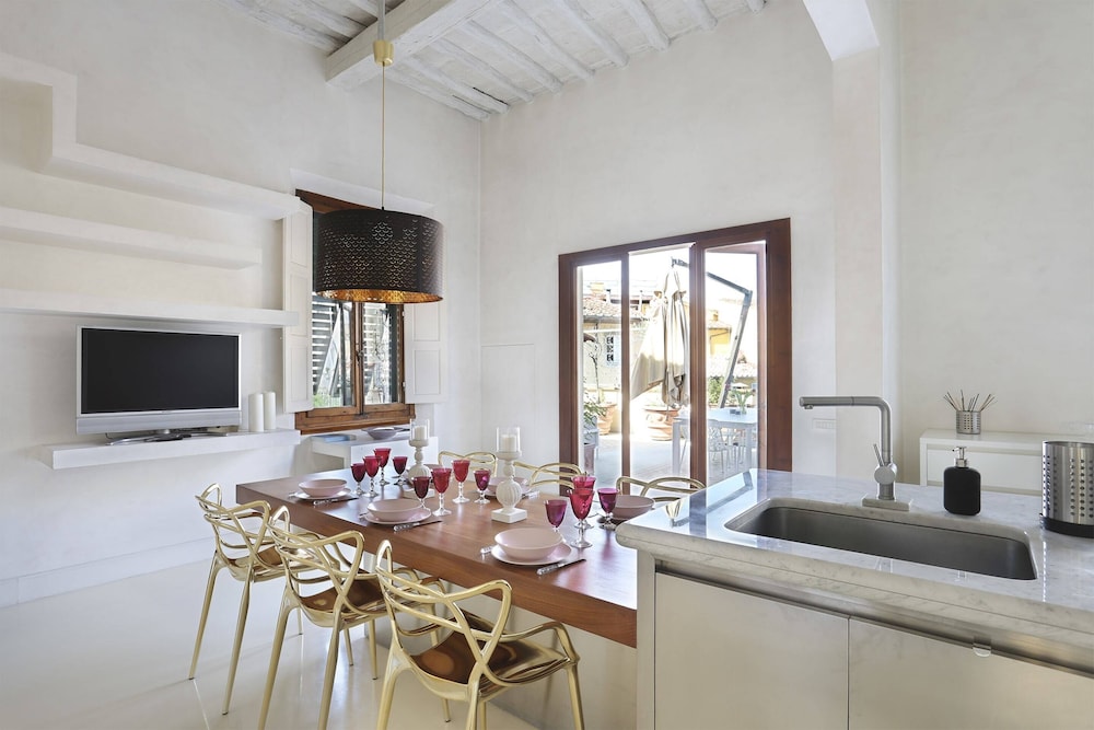 Luxury Apartment in Central Florence 41/50