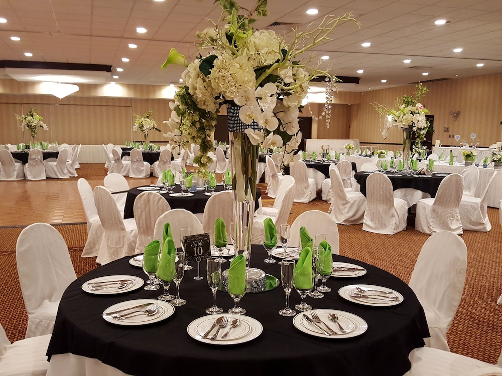 Rodeway Inn & Suites East Windsor CT 31/44