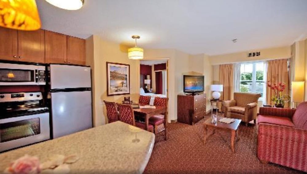 Residence Inn by Marriott Newport/Middletown 24/38