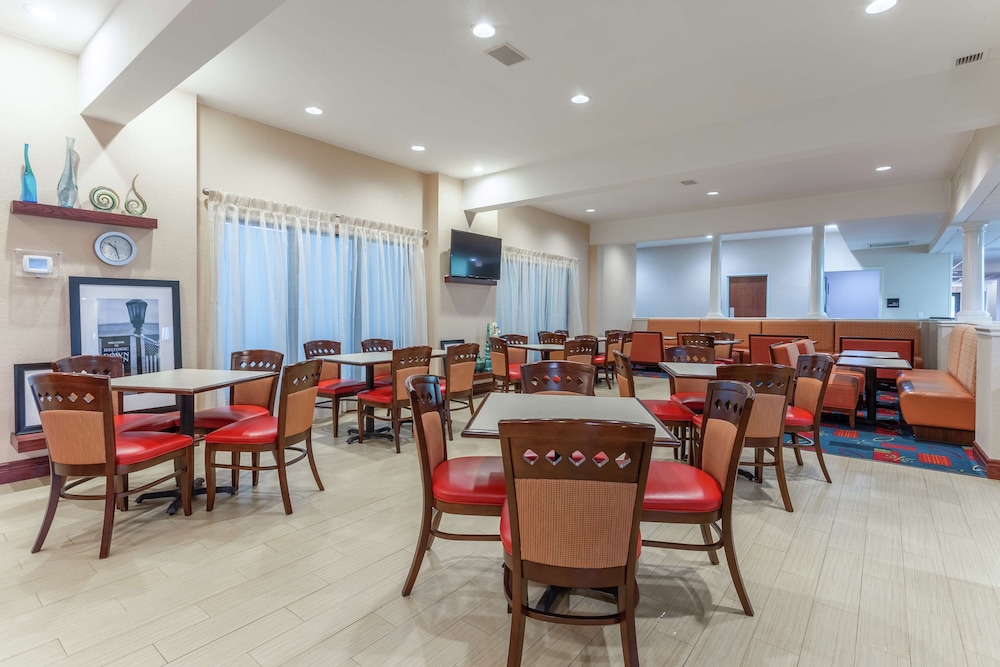 Hampton Inn Jefferson City at Capital Mall 33/43
