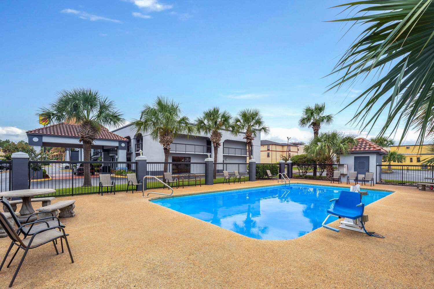 Baymont By Wyndham Mobile/Tillmans Corner 32/36
