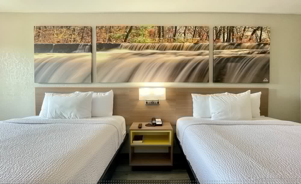 Days Inn by Wyndham Columbus IN 11/37