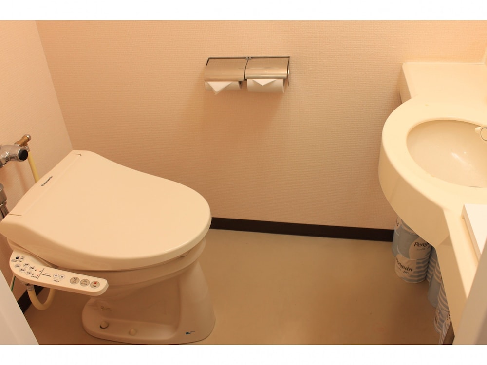 T K Hostel Kobe Sannomiya East 33/37