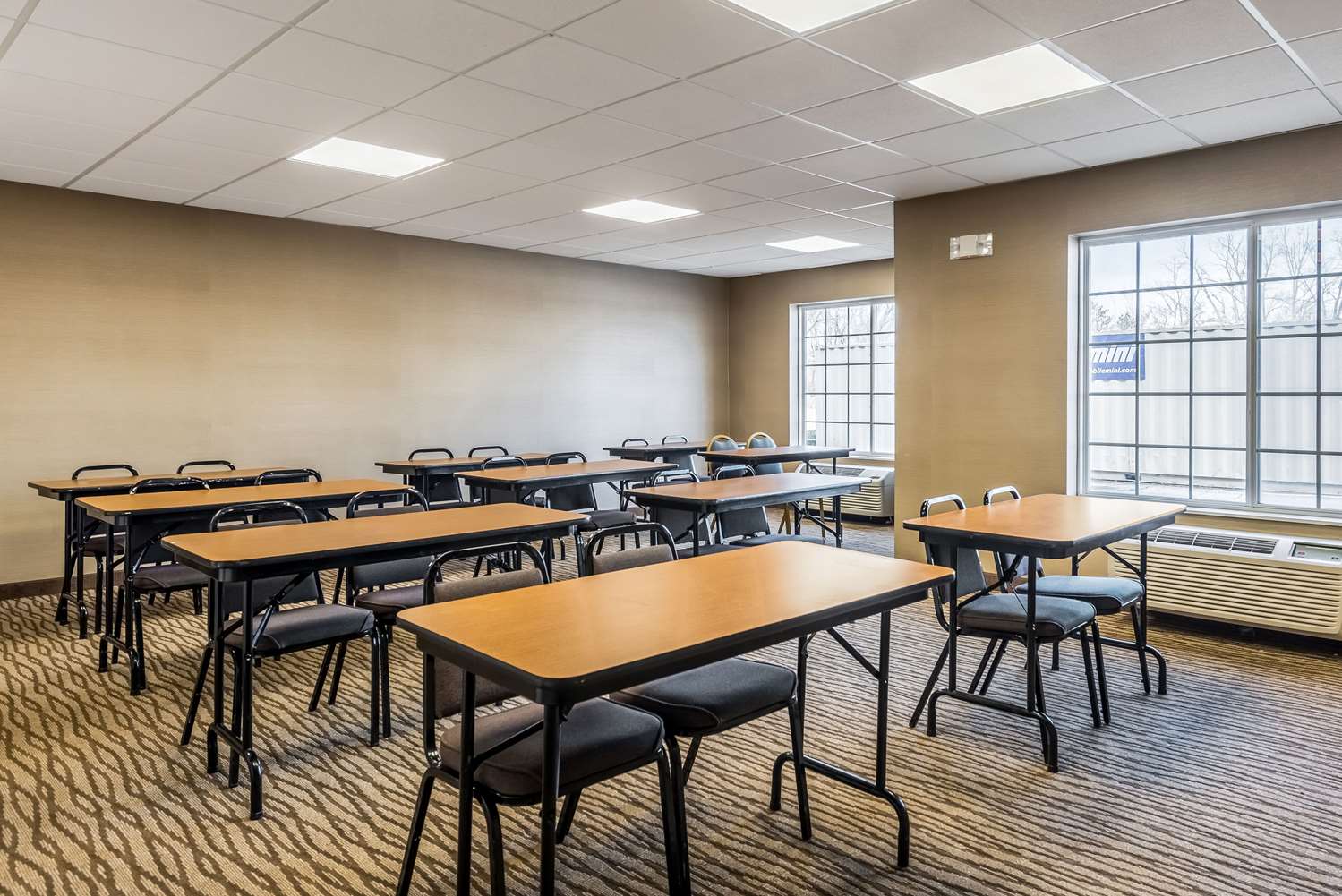 Comfort Inn and Suites Dayton North 18/24