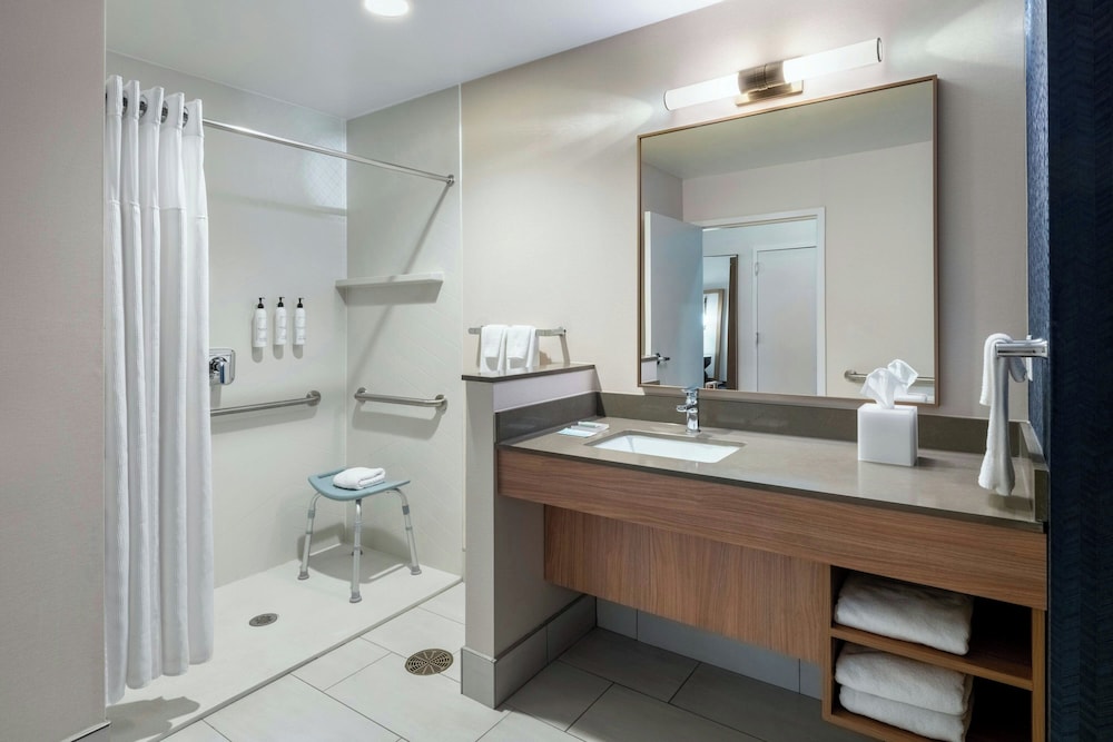 Room, Multiple Beds، Fairfield Inn & Suites by Marriott Louisville Shepherdsville 2/3