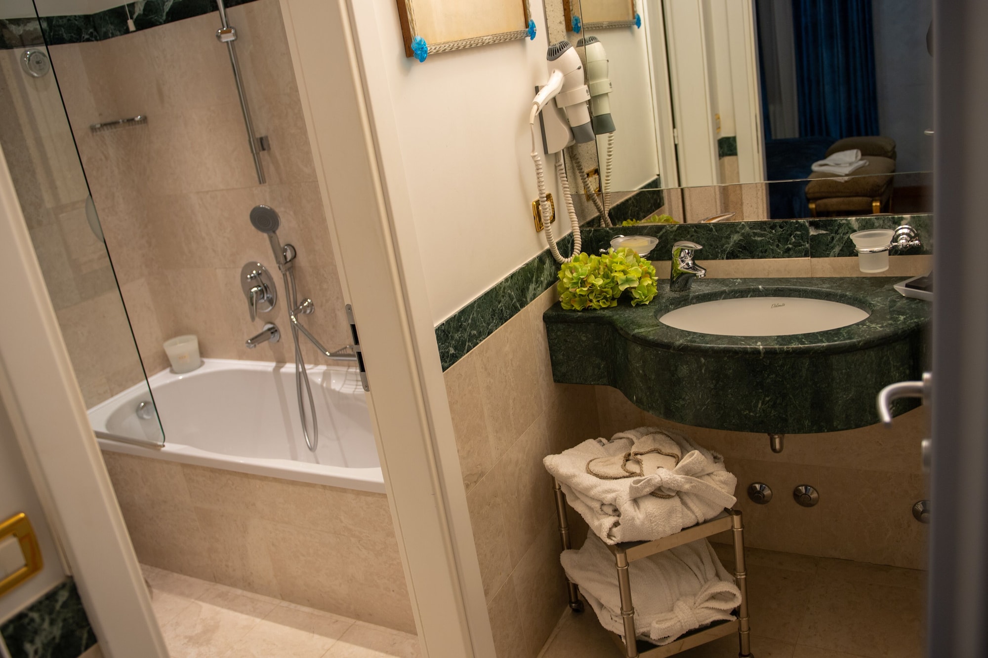 Deluxe, Double Bed, Ca Dell Arte Hotel 8/10
