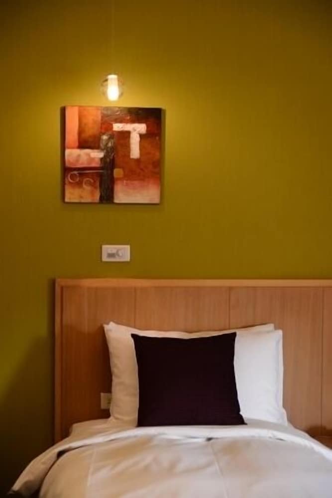 In Young Hotel 24/41