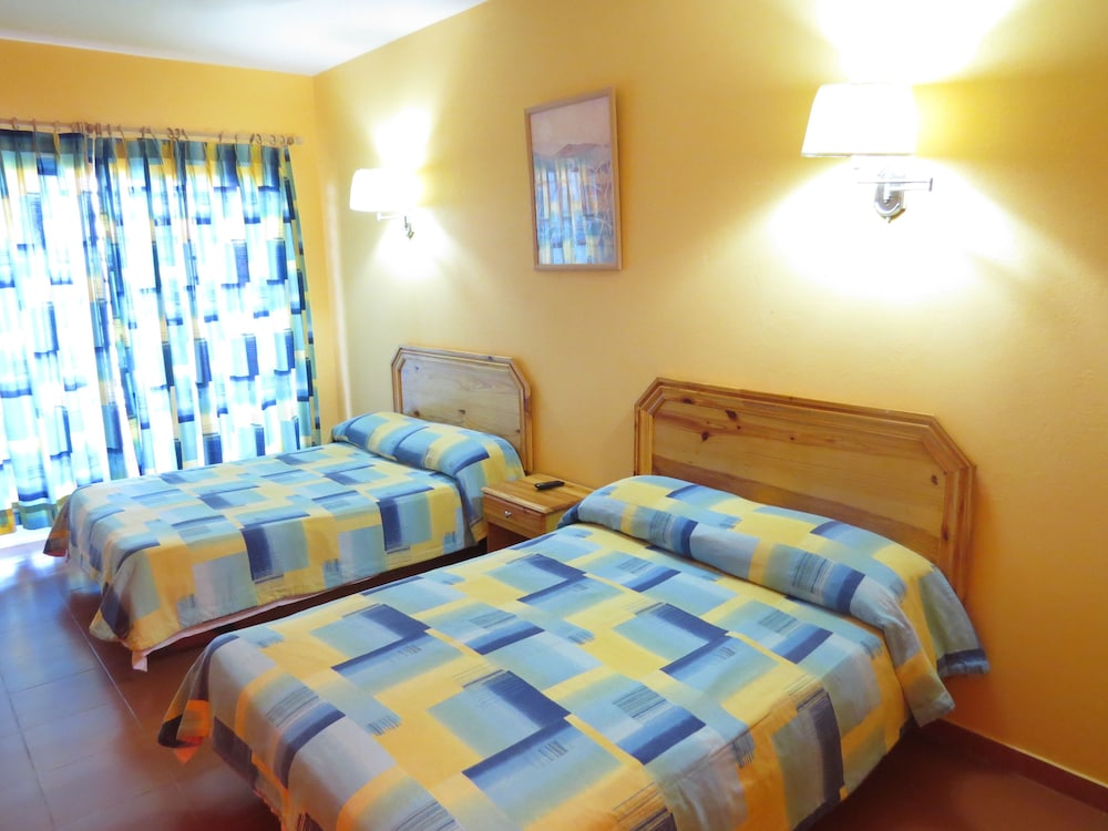 Rival Hotel 24/46