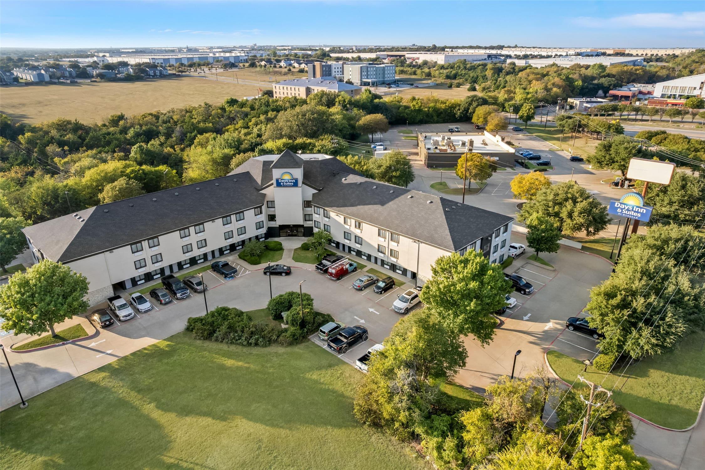 Days Inn & Suites by Wyndham DeSoto 39/44