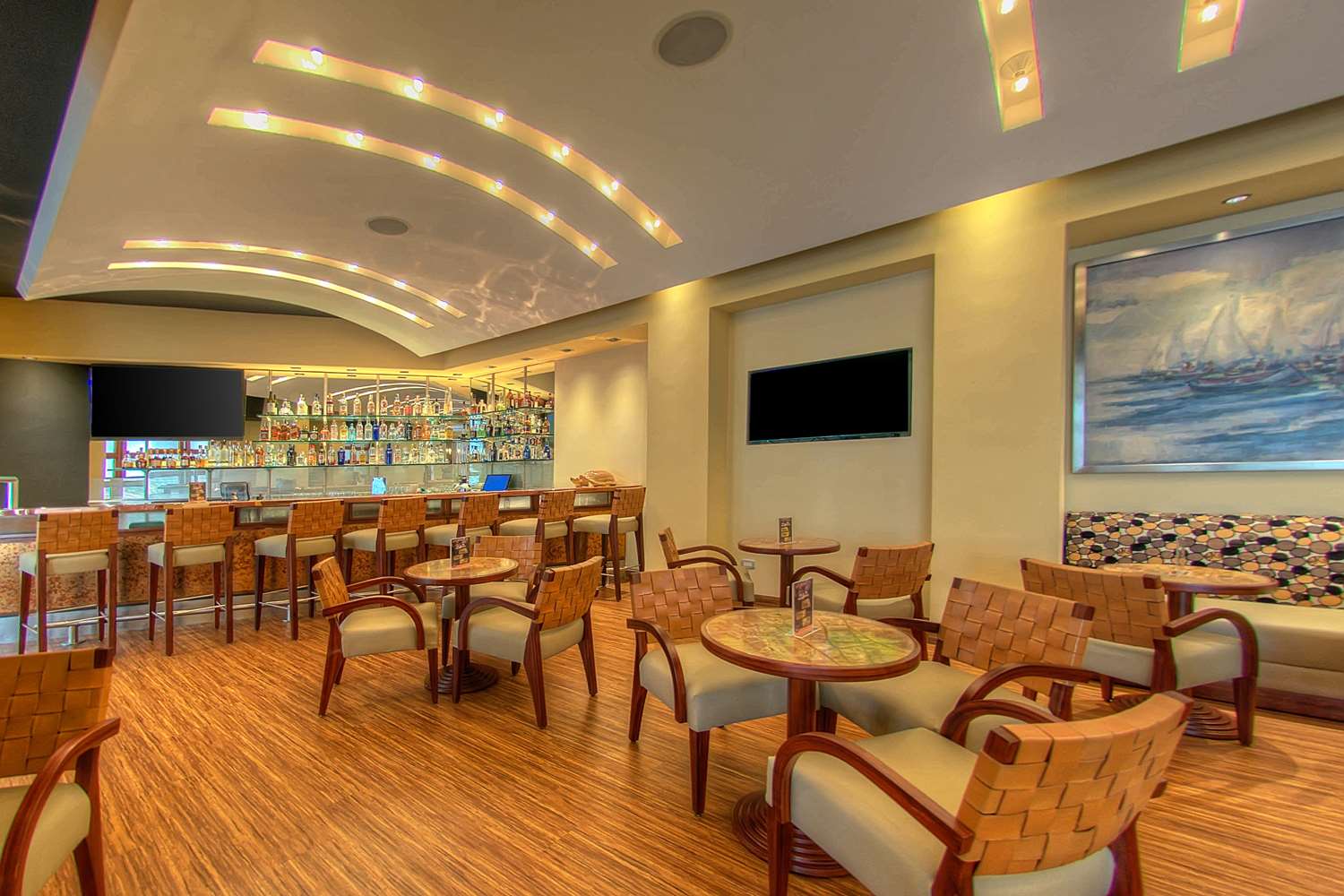 Grand Hotel Guayaquil, Ascend Hotel Collection 55/61