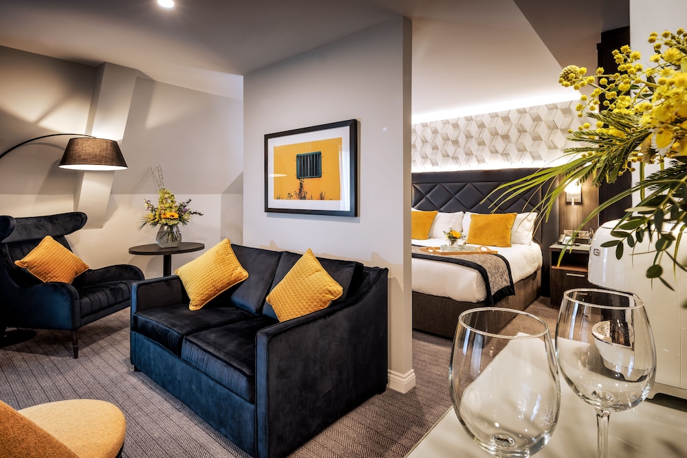 Camden Court Hotel 38/58