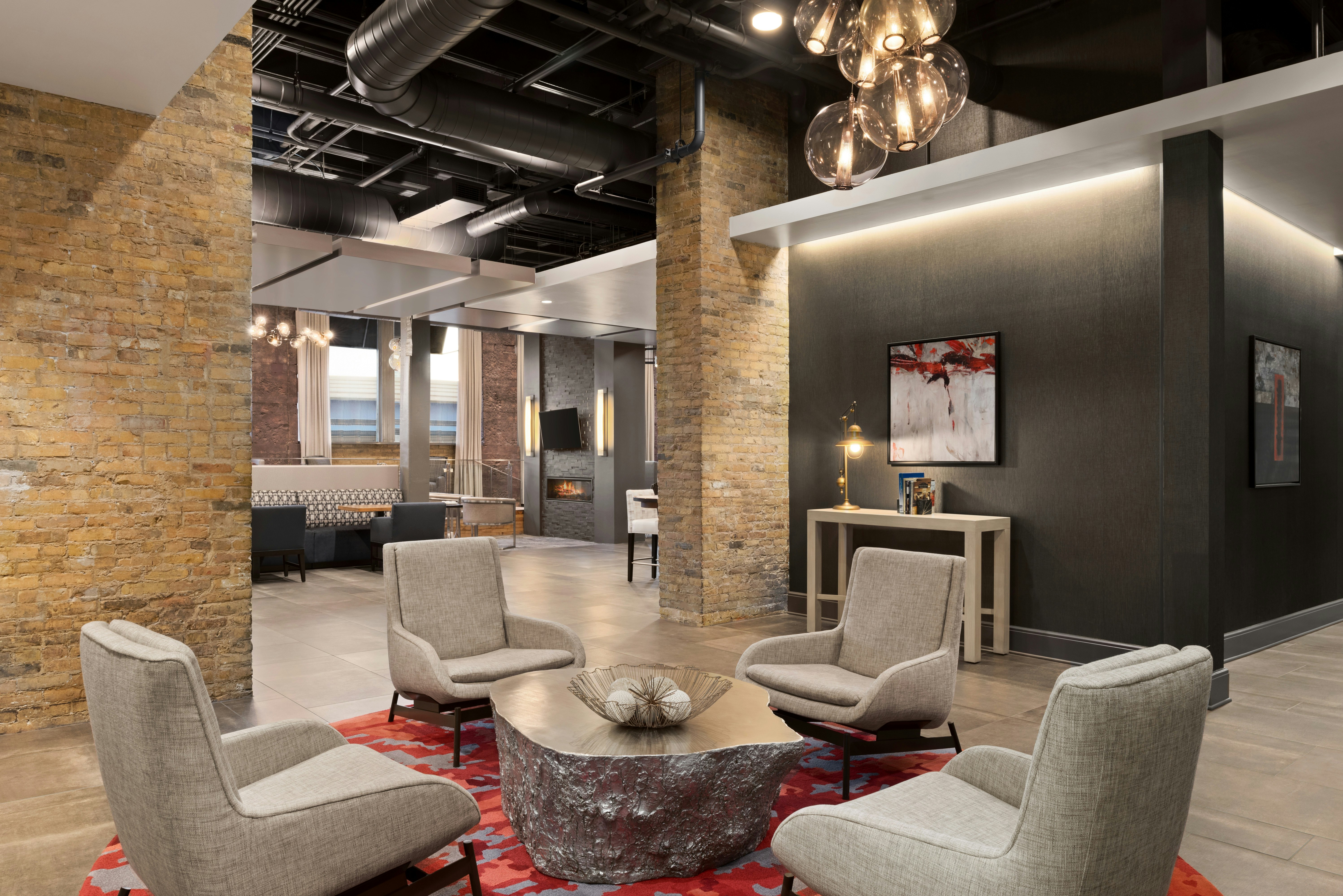 Homewood Suites By Hilton Milwaukee-Downtown 18/25