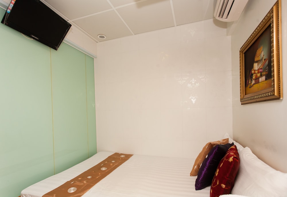 Lily Garden Guest House 40/50