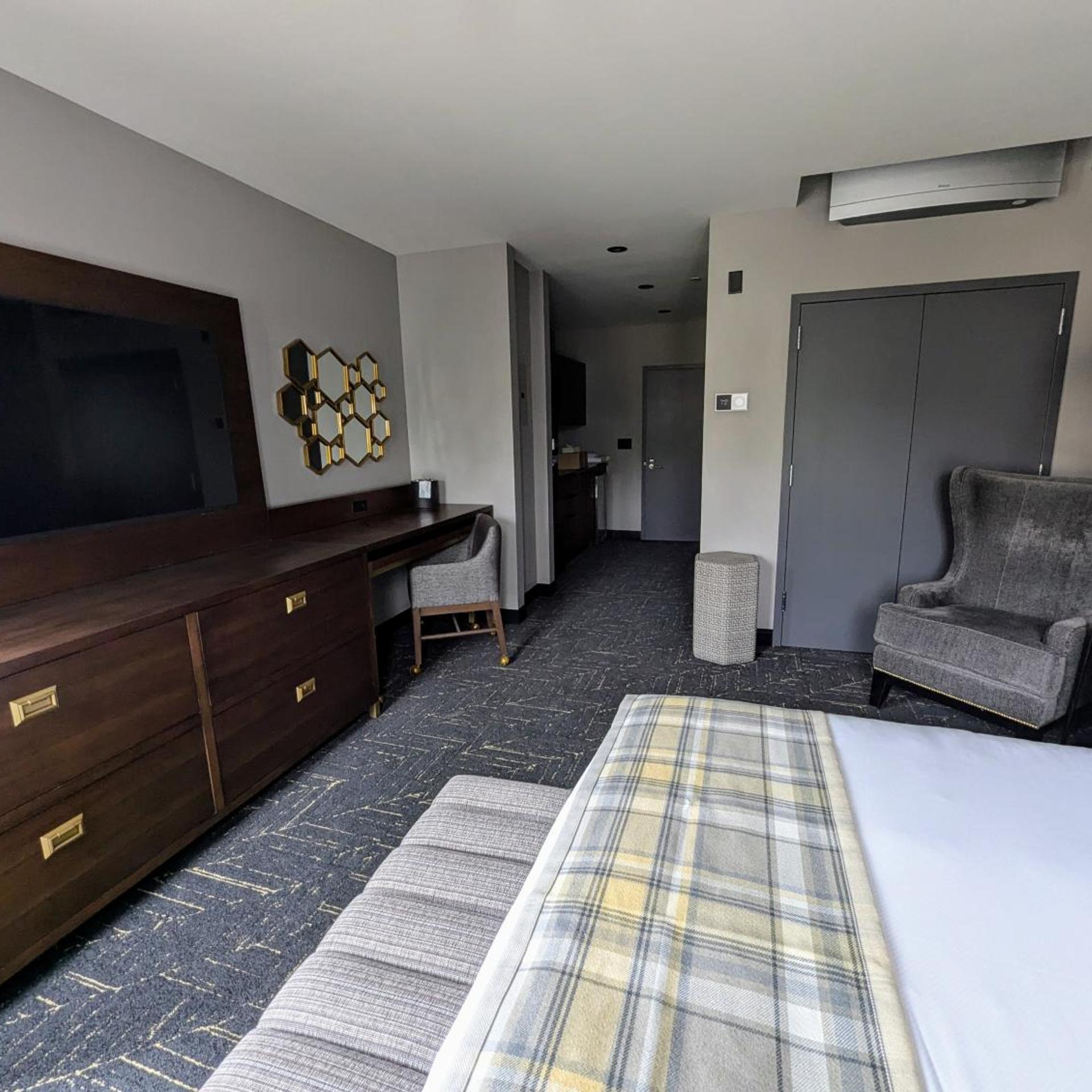Beacon Suites Hotel 26/49