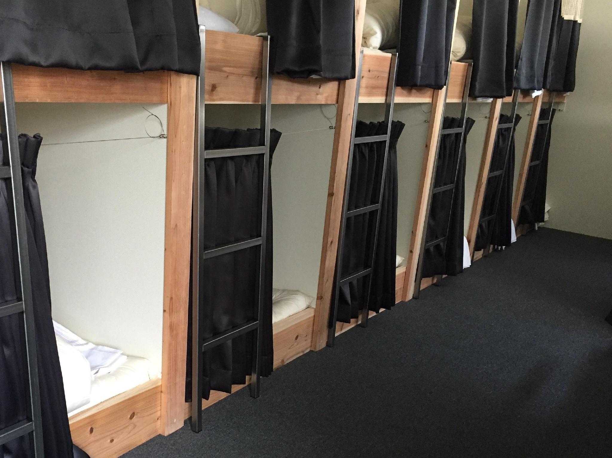 Female Dorm, Female Only