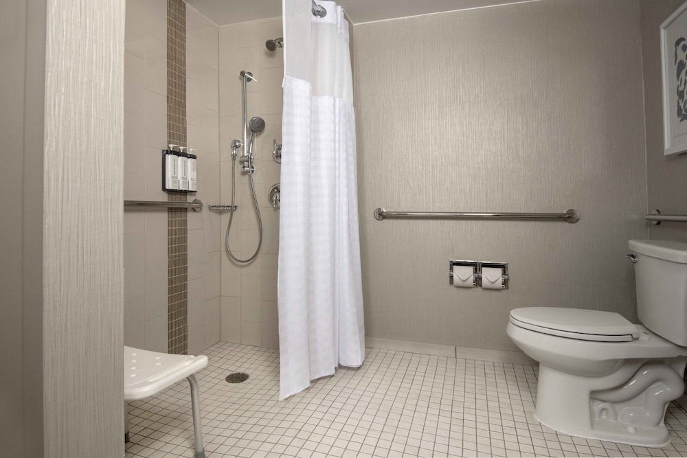 Hyatt Place Denver-South/Park Meadows 65/66