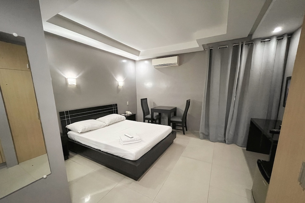 Rumi Apartelle Hotel 7/24