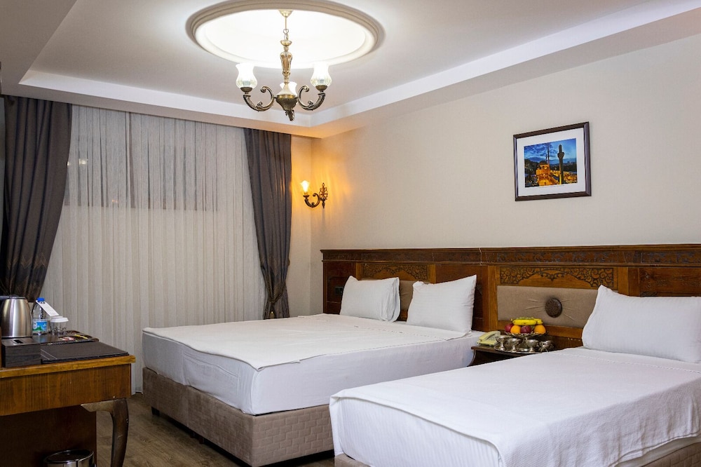 Room, Triple