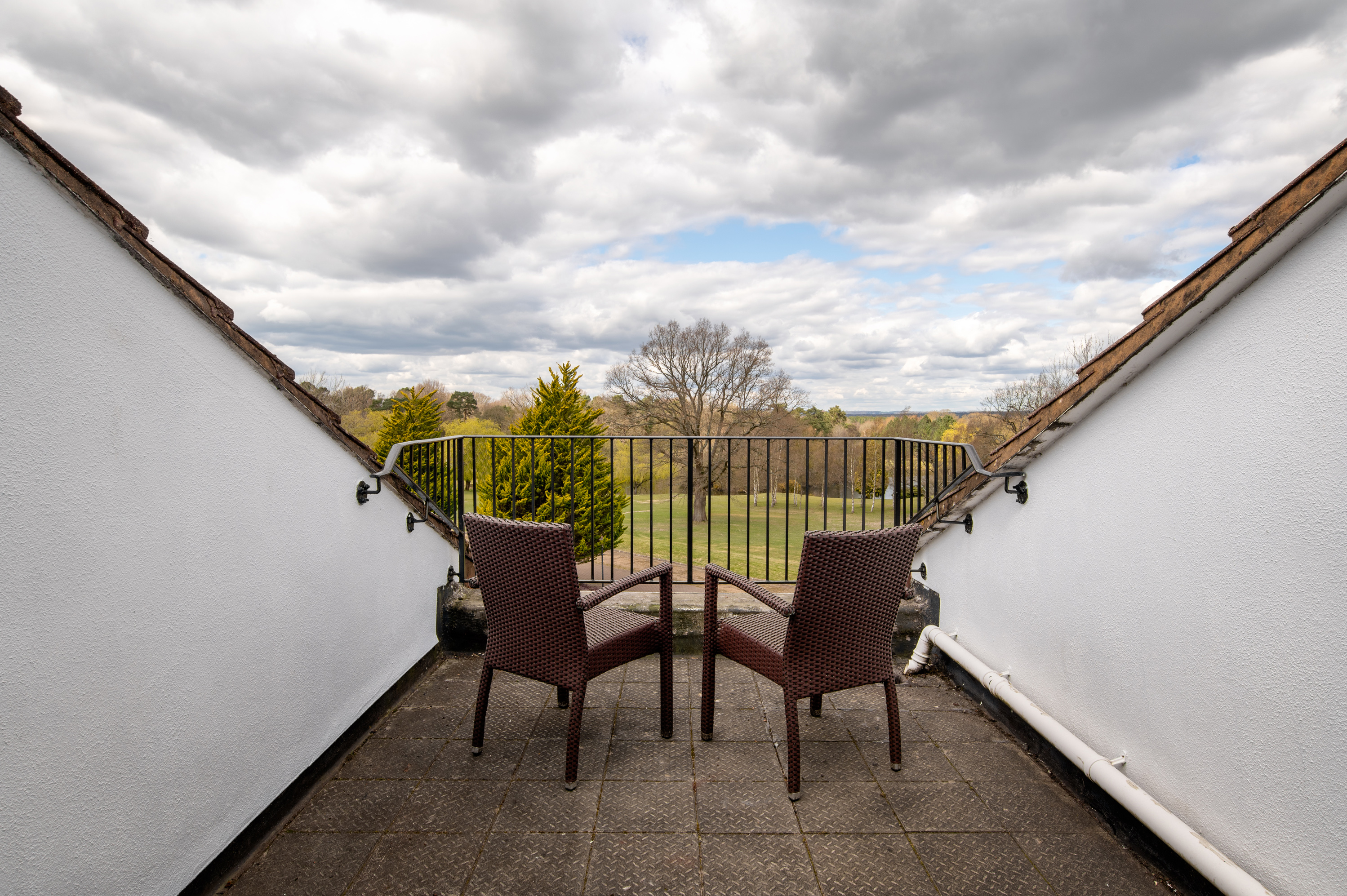Copthorne Hotel Effingham Gatwick 33/38