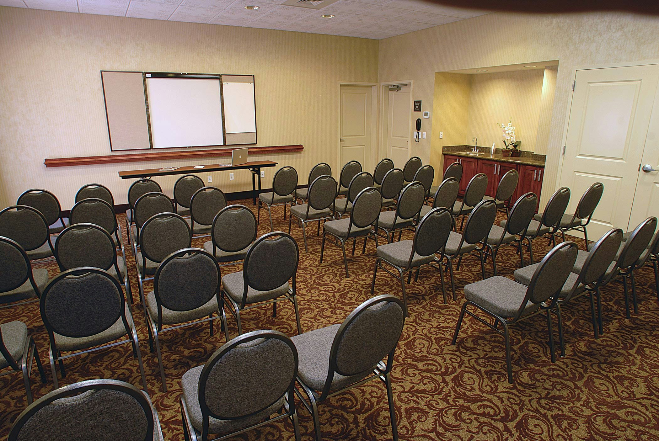 Hampton Inn Suites Chesapeake Battlefield Boulevard 14/23