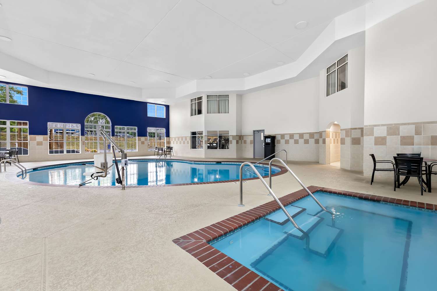 Comfort Inn & Suites Nashville Near Tanger Outlets I-24 Antioch 5/21