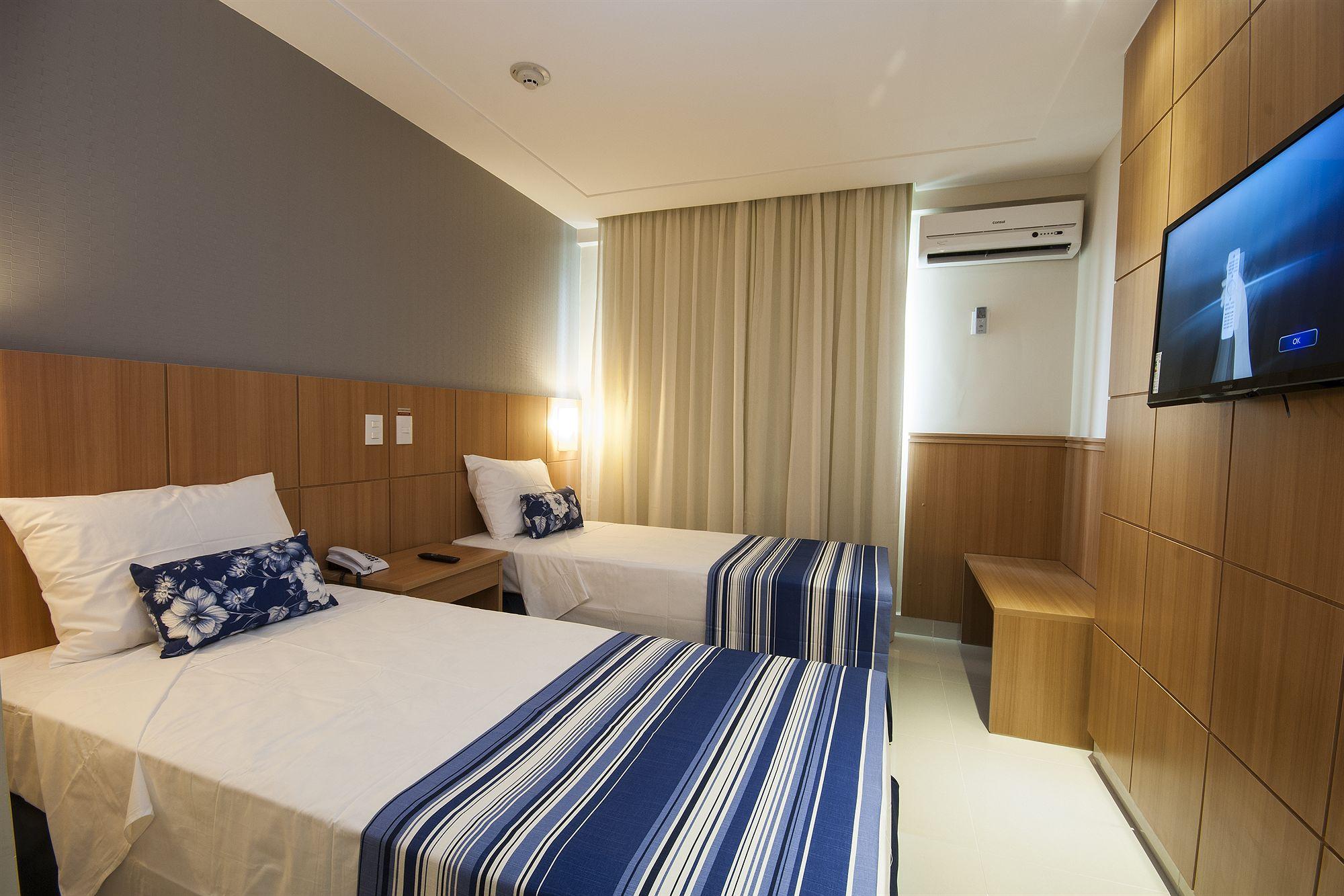 Superior, Twin Beds, Street View