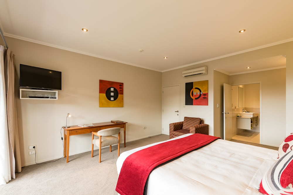 Decks of Paihia 14/44