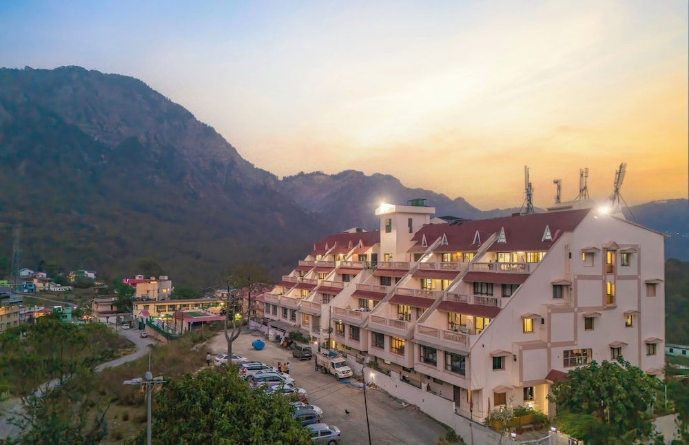 Dynasty Resort, Khurpatal 2/51