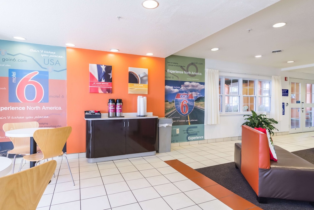 Lobby at Motel6 Huron, OH - Sandusky, HURON - OH