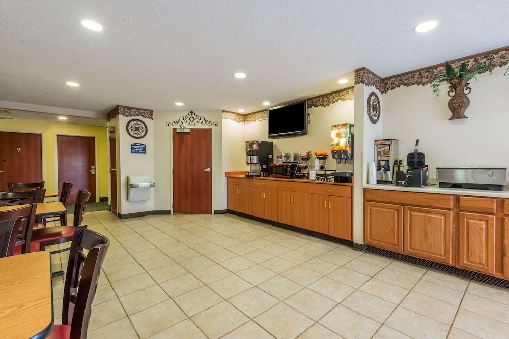 Microtel Inn Suites By Wyndham Auburn 8/22