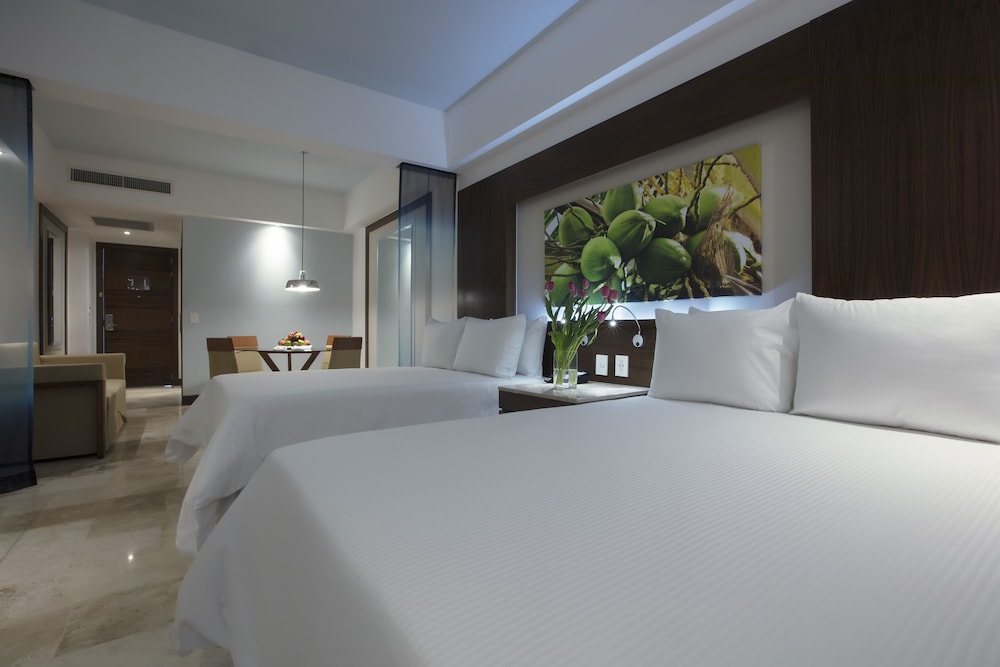 Krystal Grand Nuevo Vallarta All Inclusive 6/49