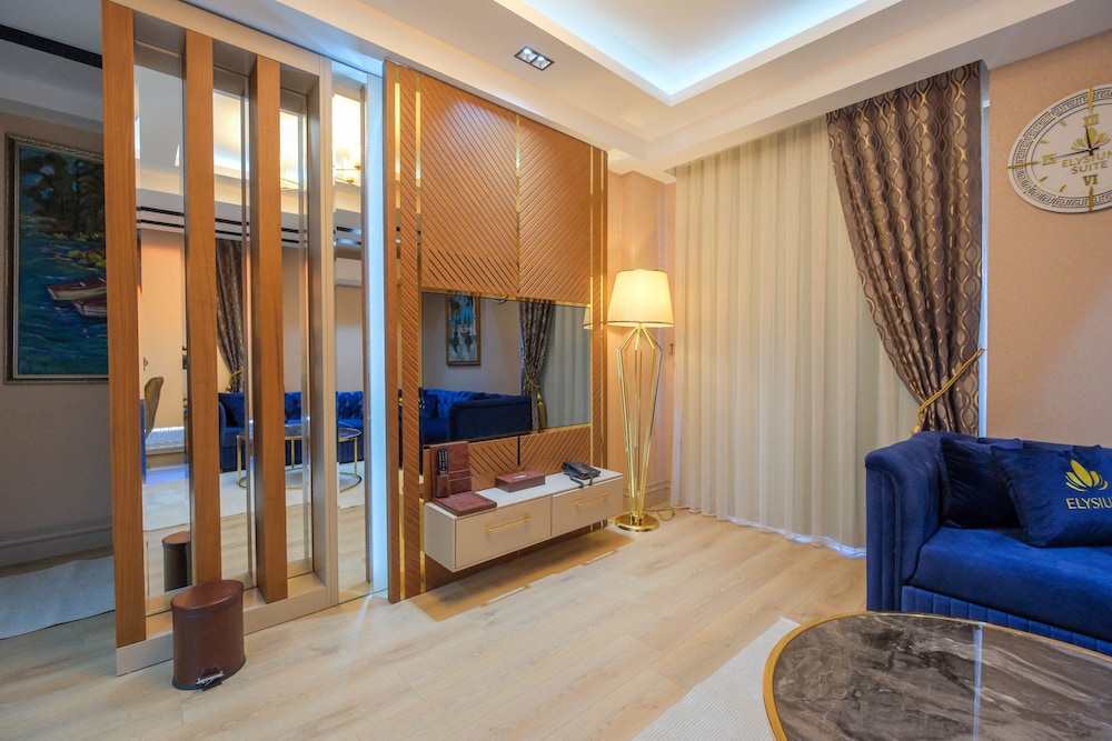 Elysium Deluxe Suites 32/50