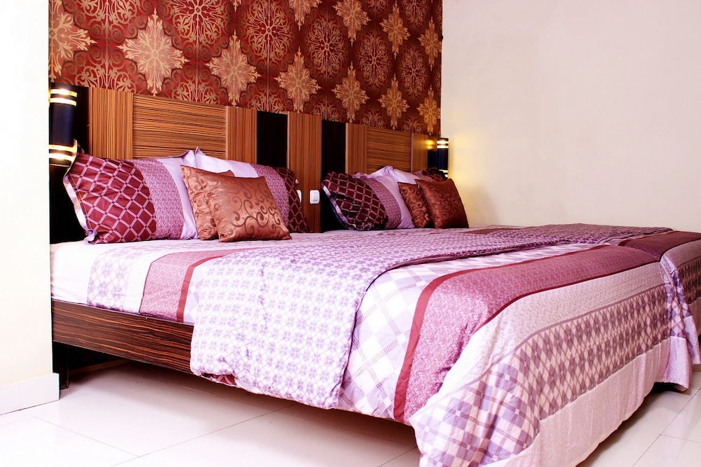 Novatel Yogyakarta 13/44