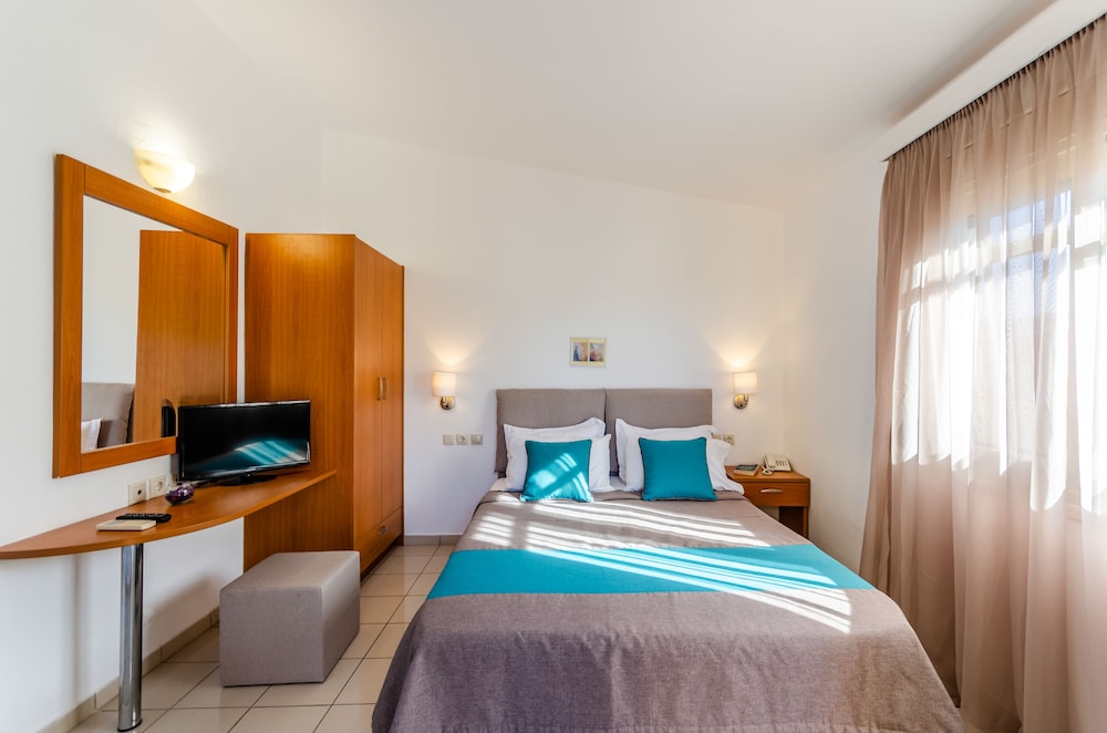 Pela Mare Hotel 16/77