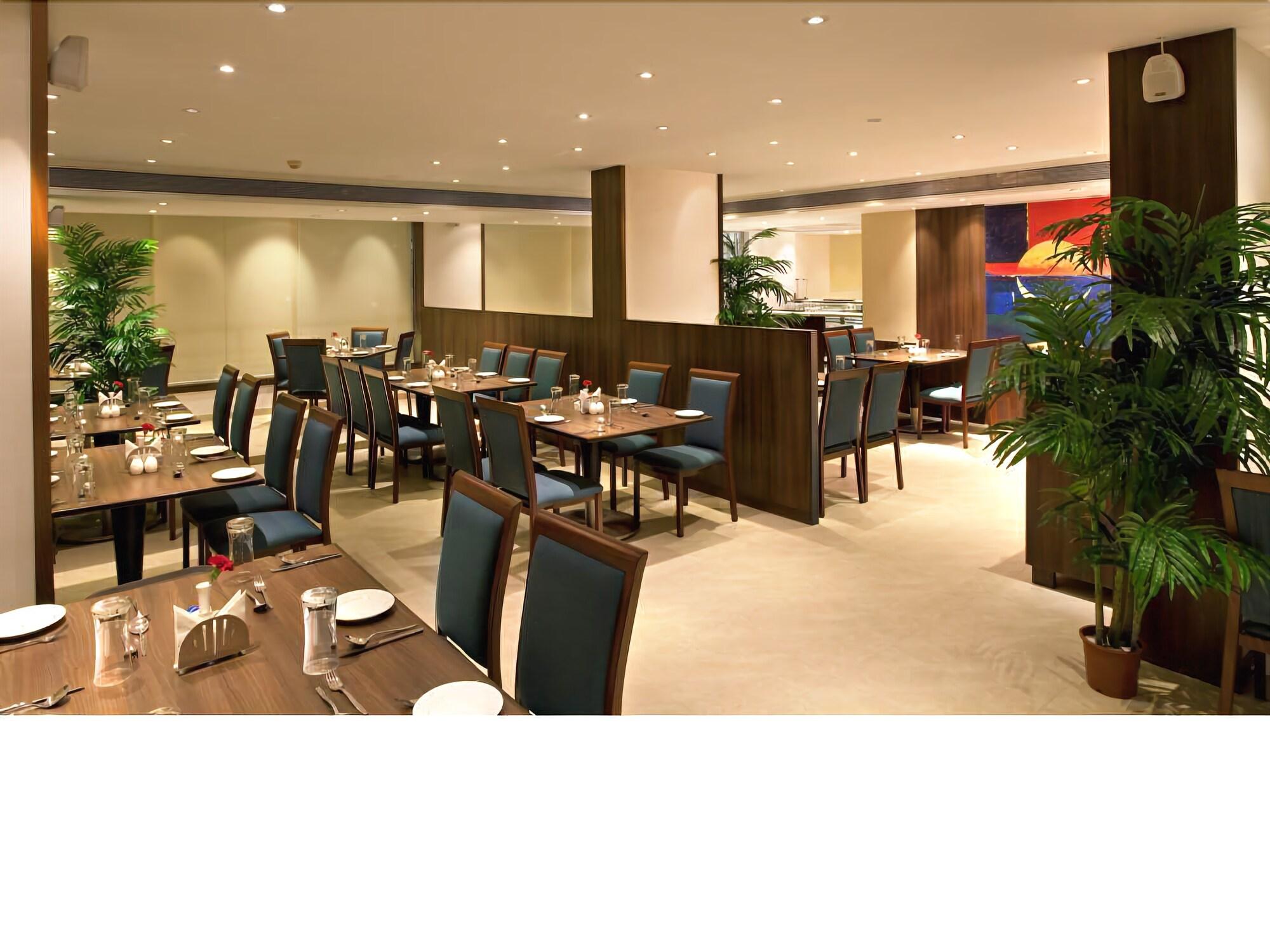 Cocoon Hotel 20/24