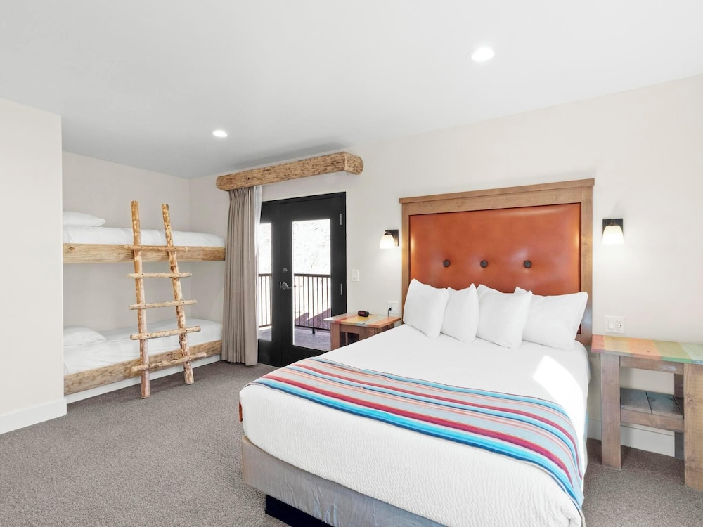 Bluff Dwellings Resort 32/67