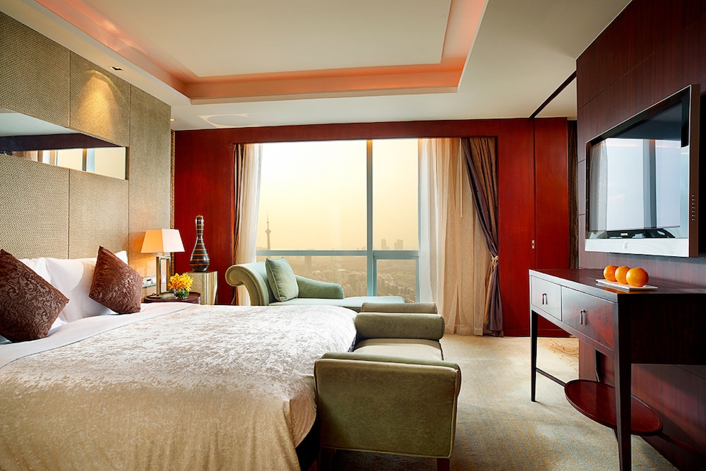 SUPERIOR, KING BED, CITY VIEW