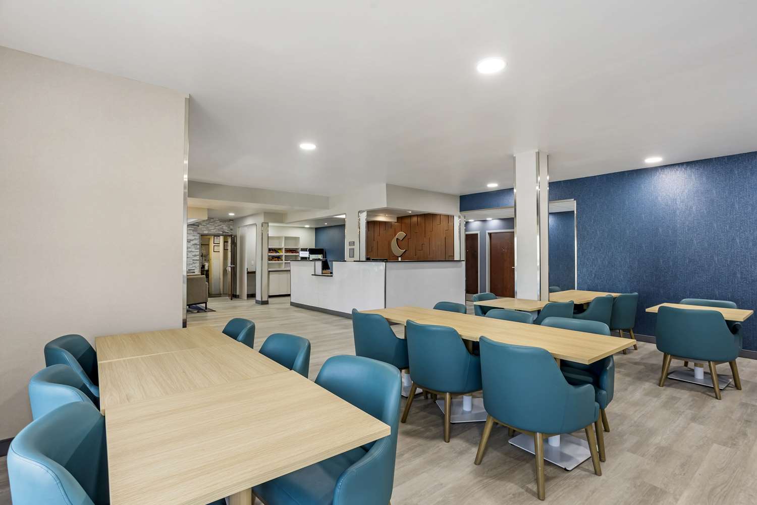 Comfort Inn & Suites Harrisburg-Hershey North 22/24