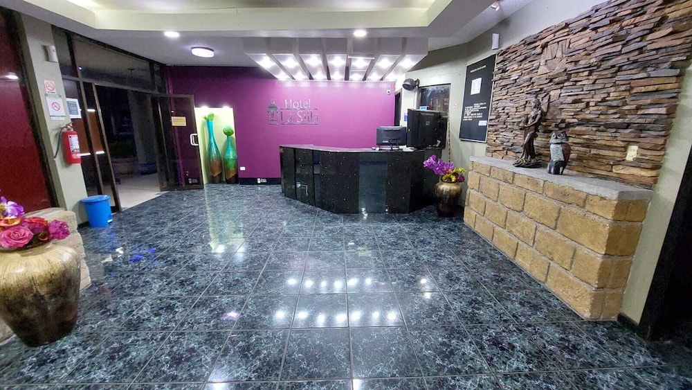 Hotel La Silla 8/50
